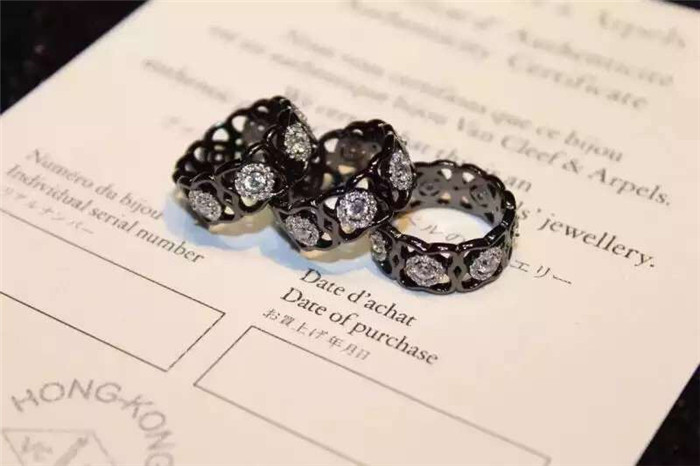 Eternity Ring 18K White Gold Wedding Ring with VVS Diamonds Fine Jewelry