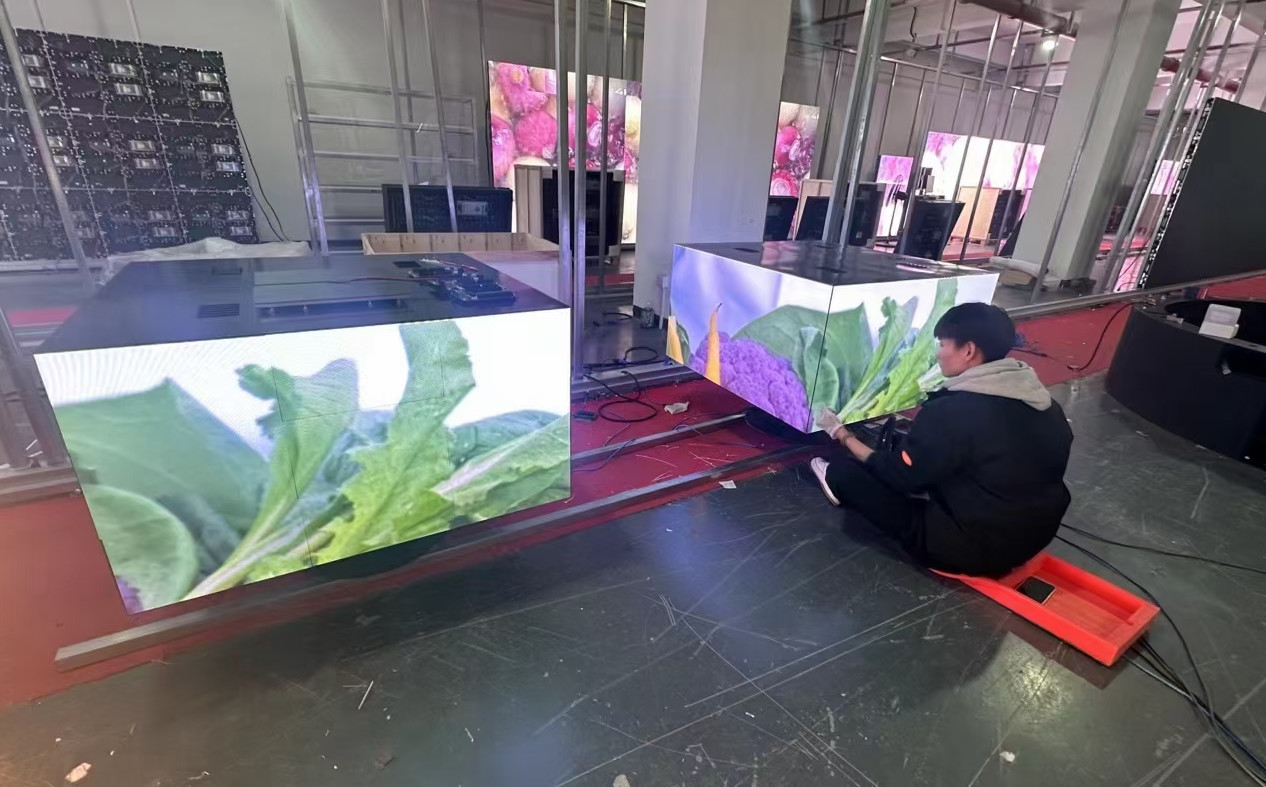 Indoor P3mm Curved LED Screen Soft LED Module 2880Hz Front Magnetic Maintenance