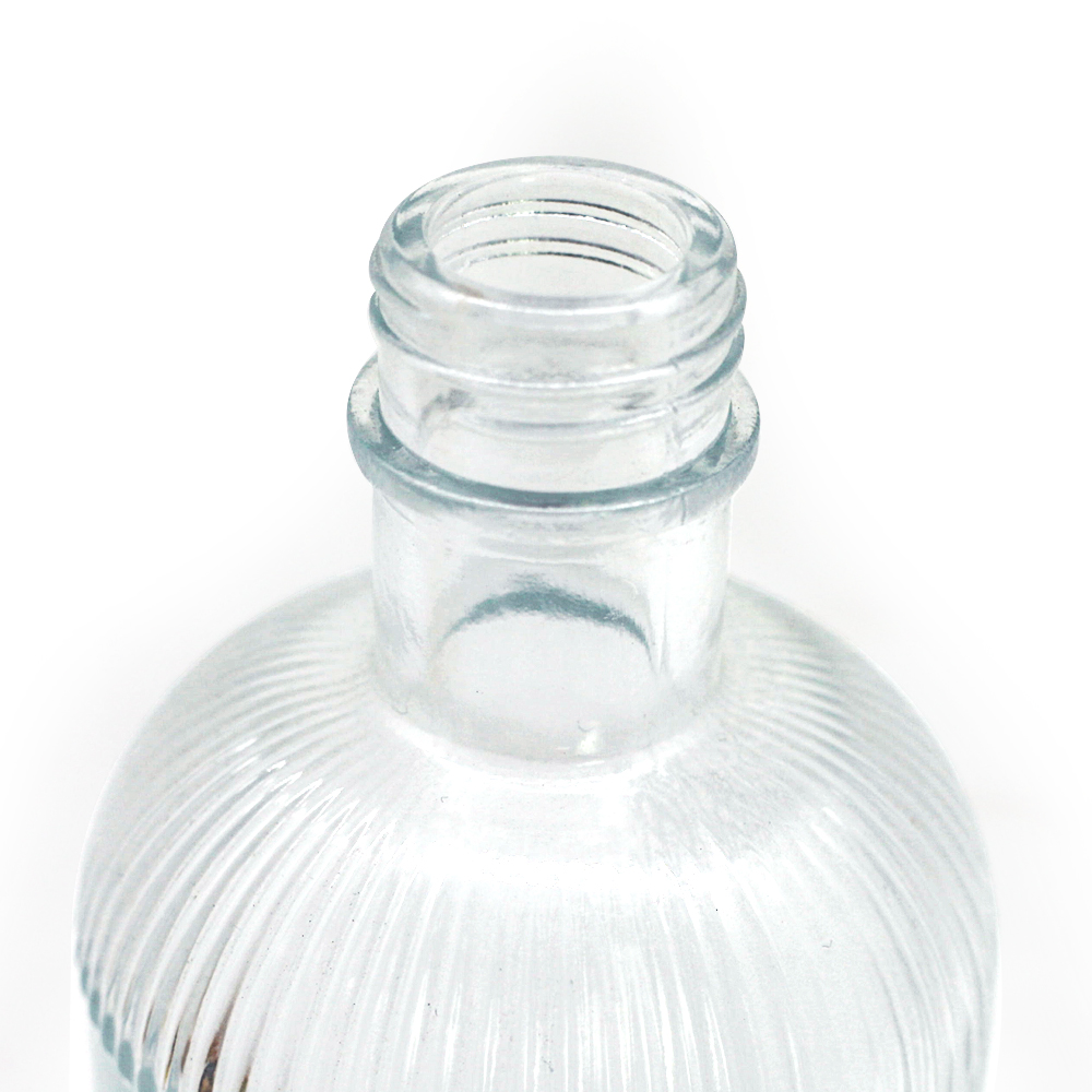 Capacity 250ml/350ml/500ml/550ml/650ml/700ml/750ml Glass Gin Bottle for Beverages
