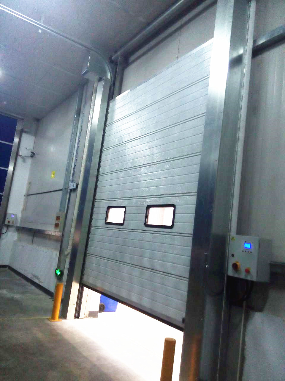AC 200V Single Phase Exterior High Speed Shutter Door Galvanized Steel Frame Vertical Lift Door