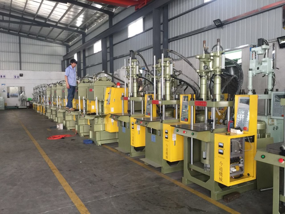 176 Cm3 Theoretical Shot Volume Dental Floss Vertical Plastic Injection Moulding Machine 55T 12kW