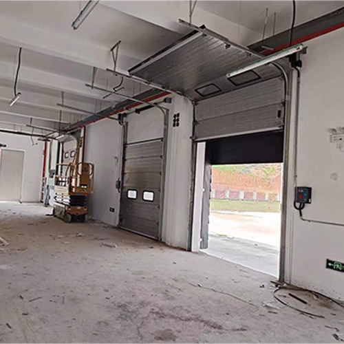 Vision Panels Sectional Door Easy Large Cargo Handling For Airport Cargo Buildings