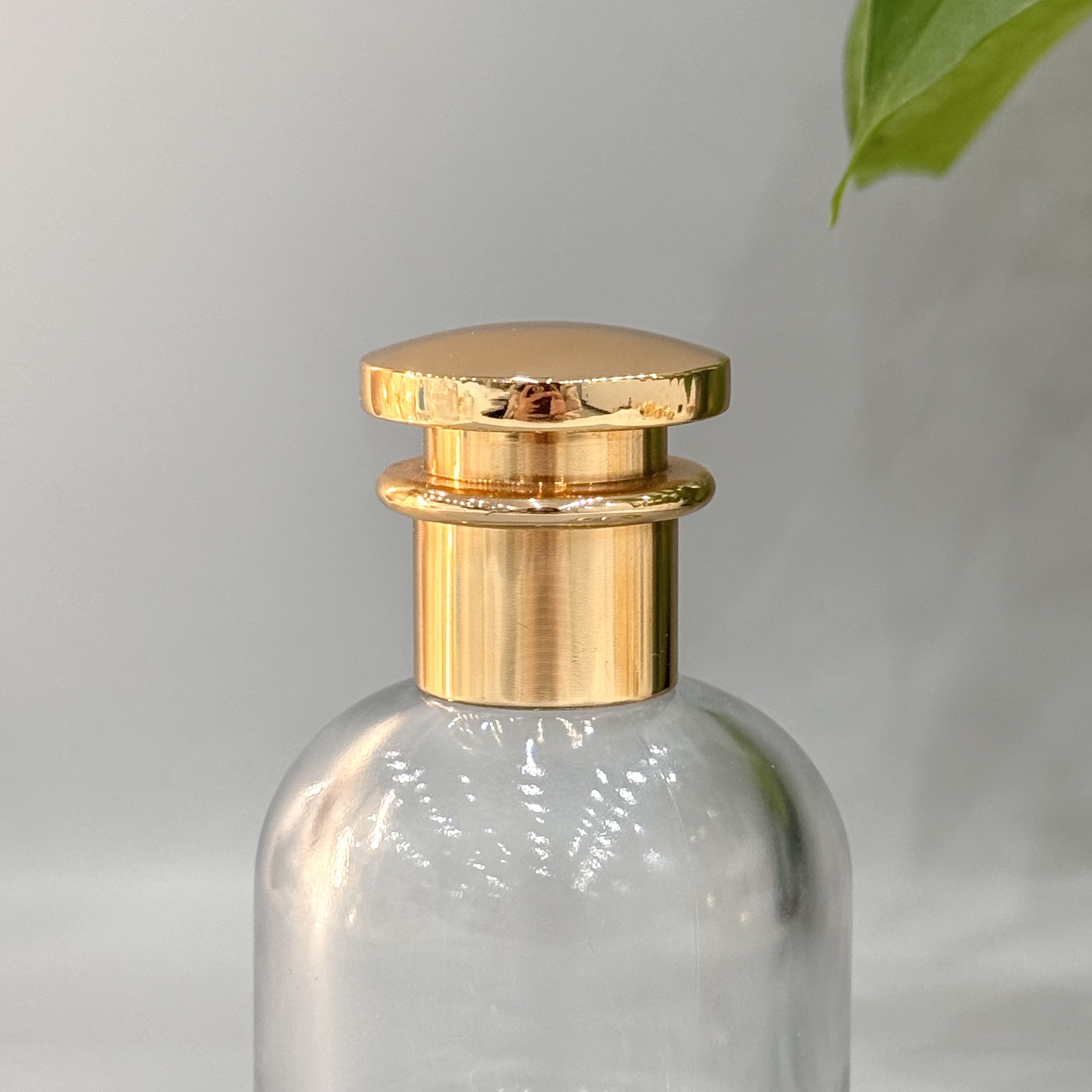 Upgrade Your Fragrance Packaging with Our Zinc Alloy Metal Perfume Cap Customizable Design and Material for Personalization