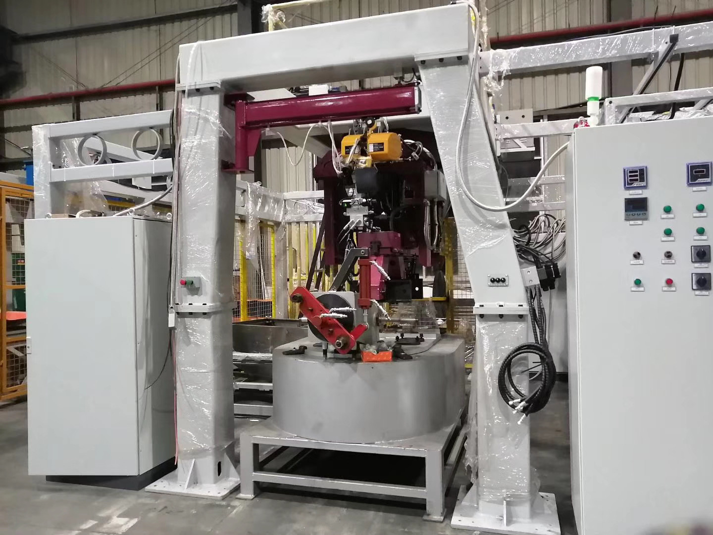 Two Manipulators Low Pressure Metal Die Casting Machine For Bathroom Fittings