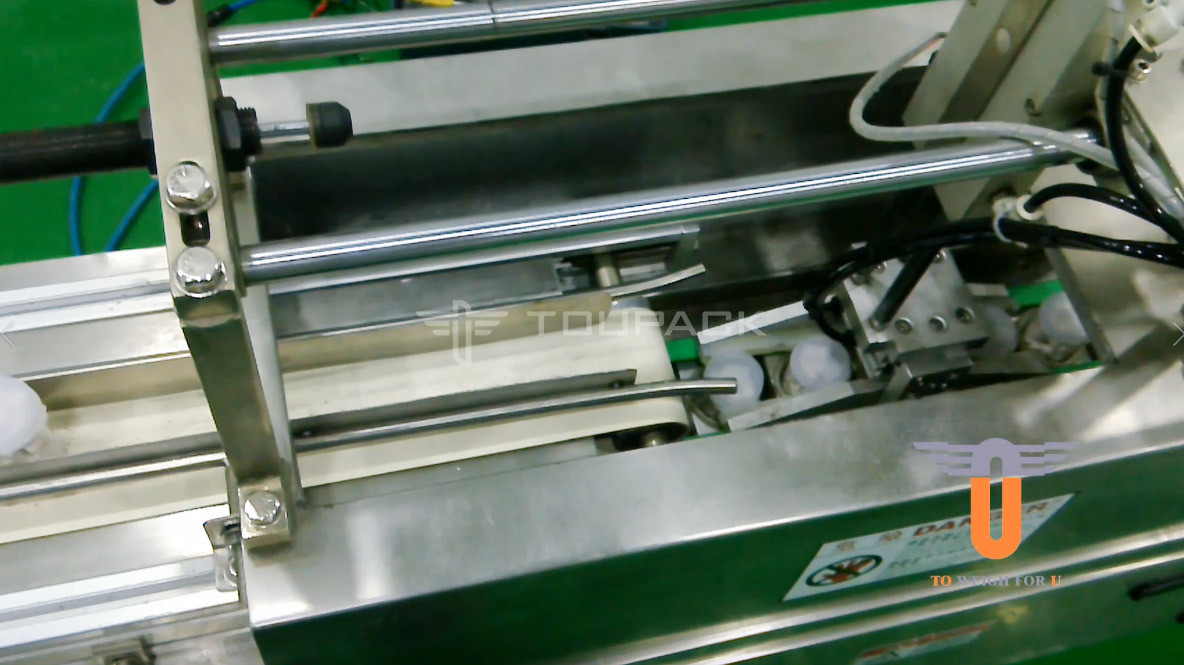 Automatic Bottle Marshmallow Weighing Filling System Gummy Bear Counting Packing Machine