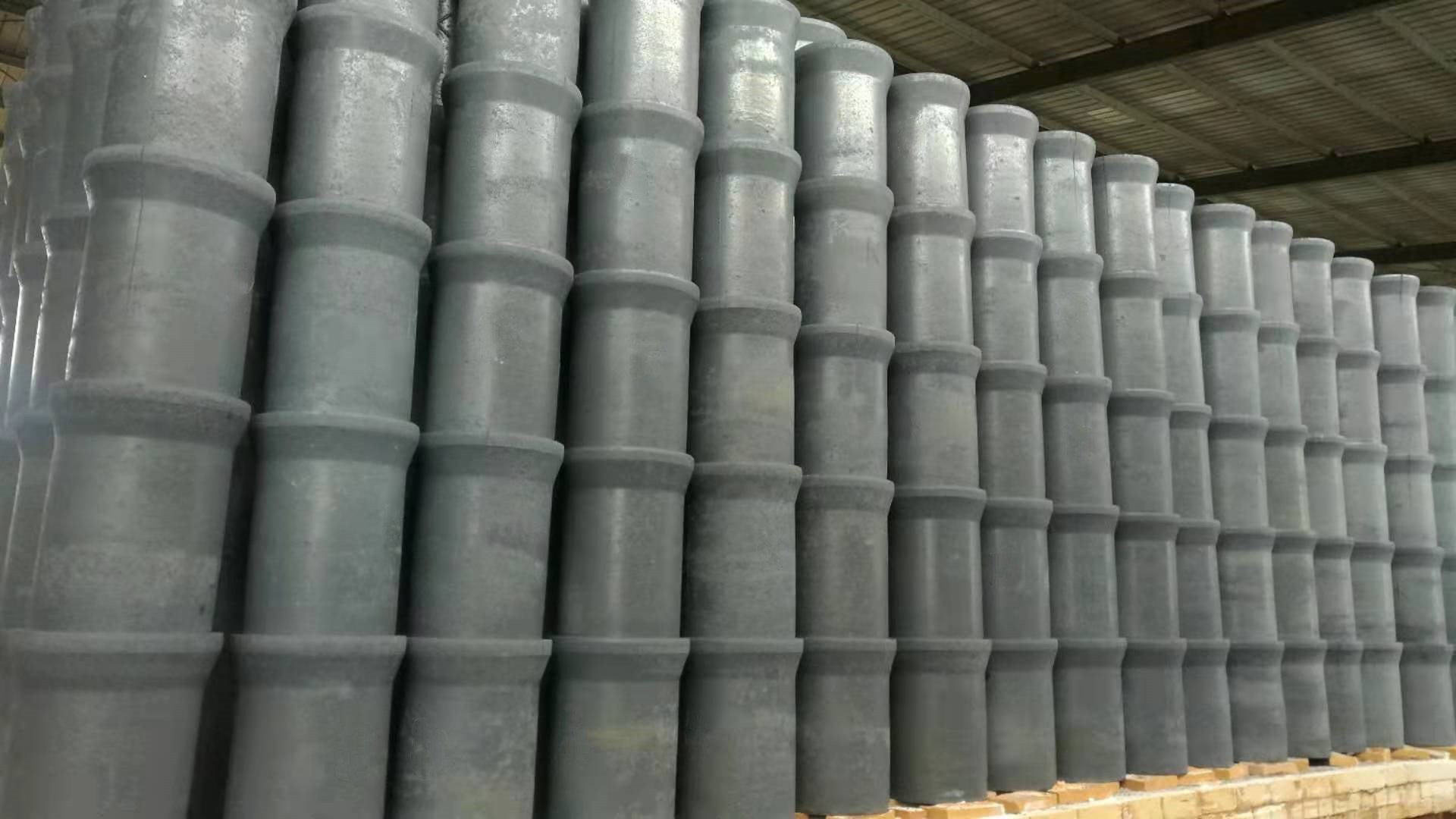 Henan Little MgO Content SiC Reduction Crucible for Customized Size Steelmaking Industries