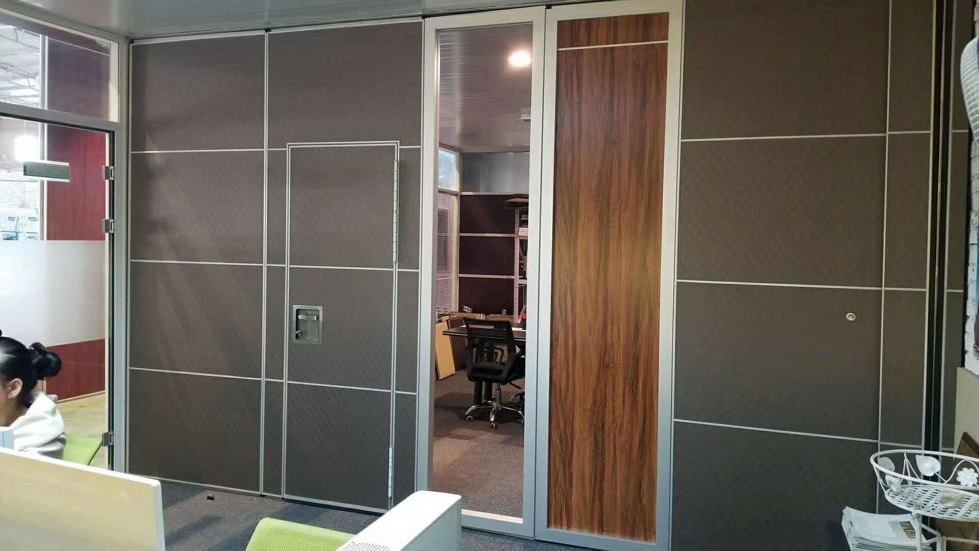 Aluminum Frame Folding Movable Restaurant Partition Wall On Wheels