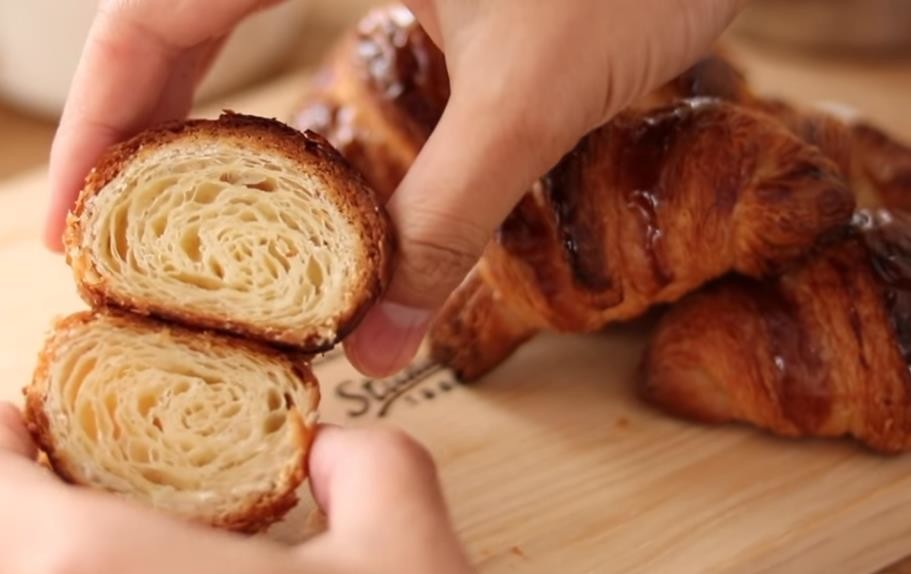 OBaking stainless steel Pastry bread machine ,croissant automatic production line large capacity 10000 pieces per hour