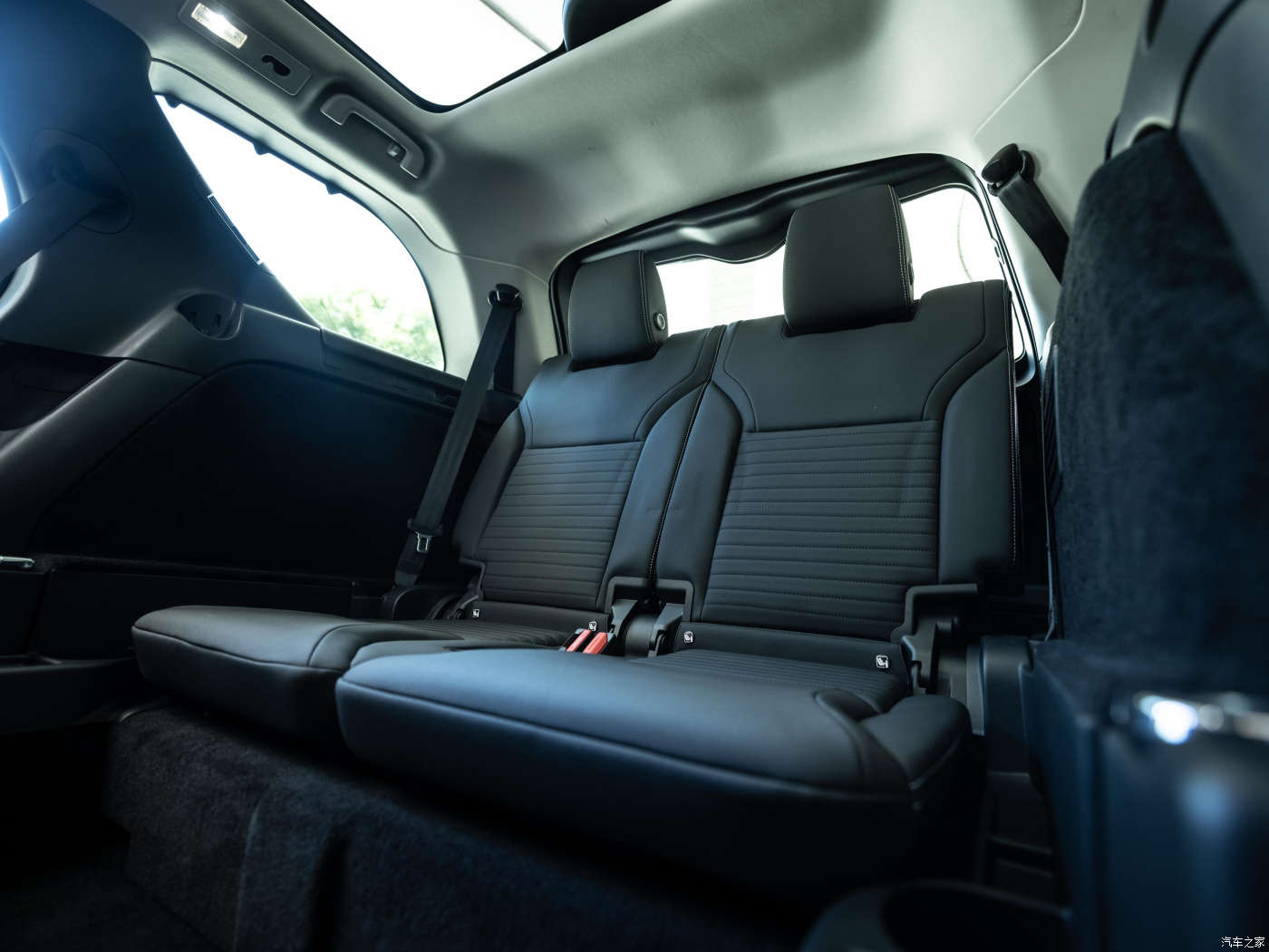 2023 Rand Rover Discovery SUV 2.0T 300HP L4 Turbo Gasoline 7-Seater Electric Copilot Seat Adjustment Automatic Gear Box