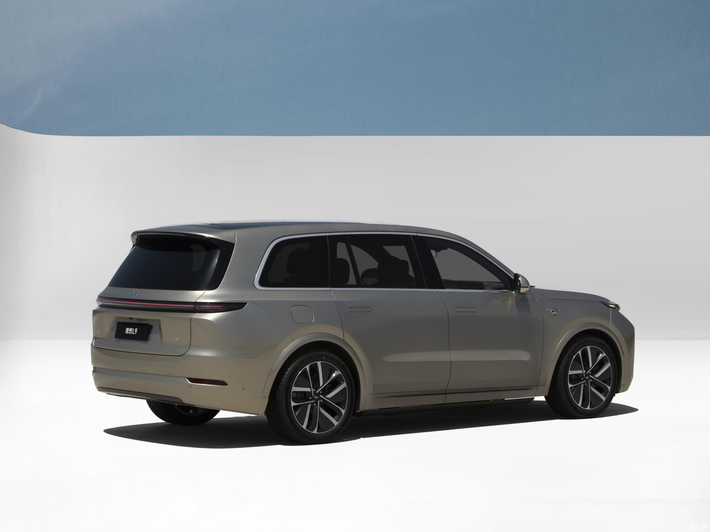 2024 2023 Ideal Li One Lixiang One L7 L8 L9 L9Car Suv 6-Seat Energy Vehicles 4 Wheels Electric Car Max Speed 180 Km/h