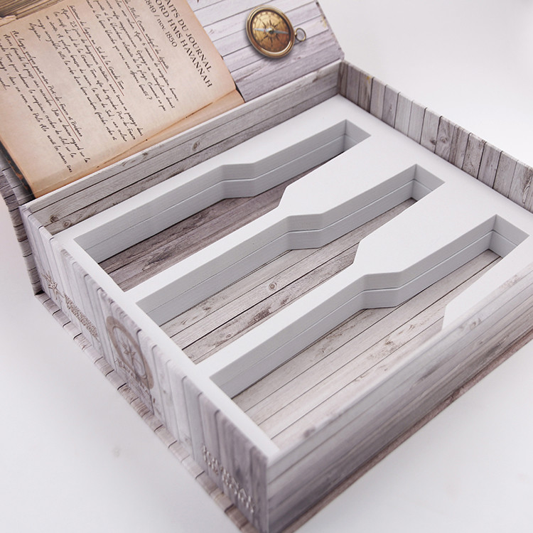 Embossing Magnetic Cardboard Gift Boxes , Custom Printed Rigid Boxes For 6 Beer Bottles