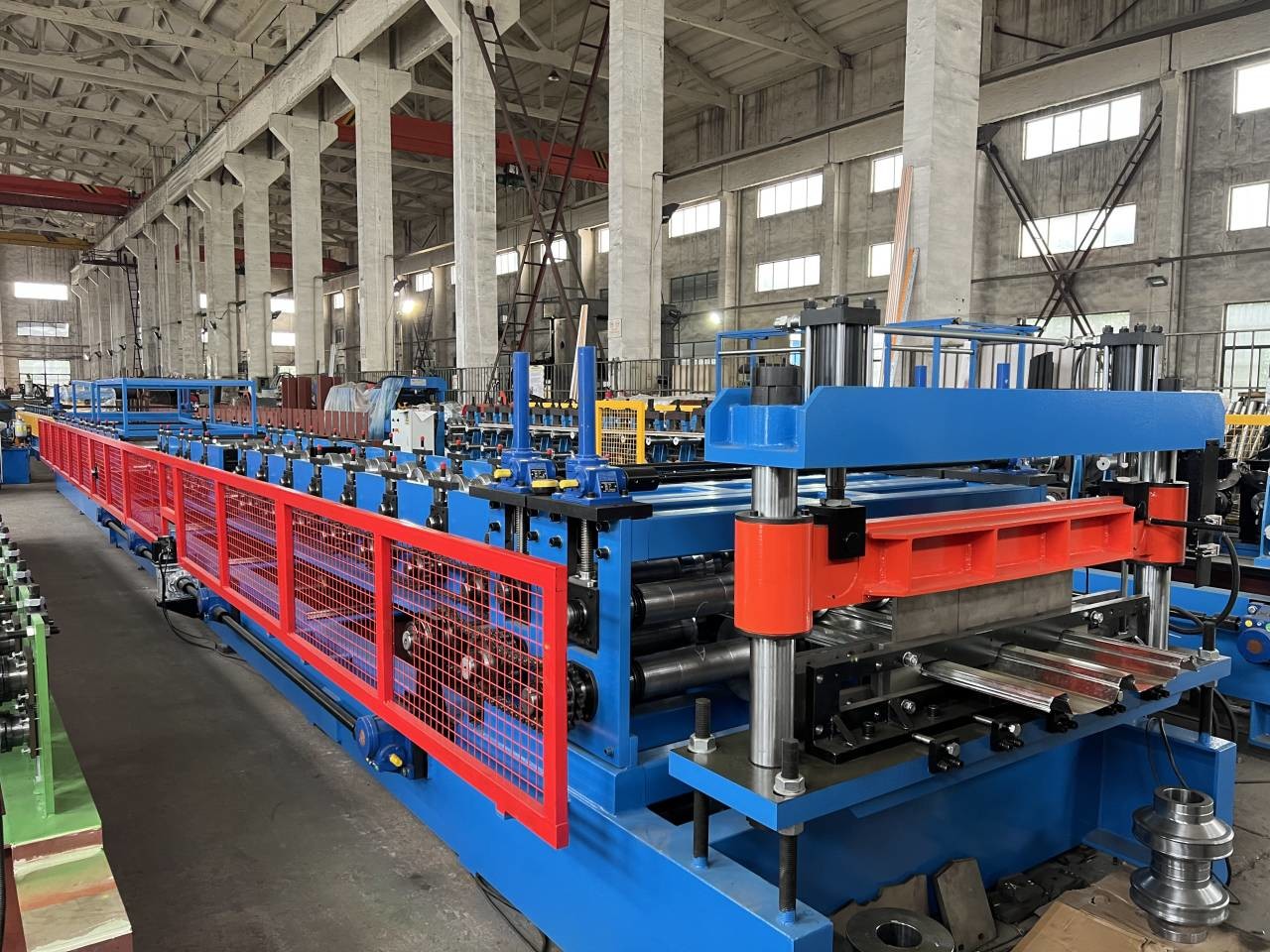 0.3-0.8mm Color Steel Width Adjustable Boltless Joint Hidden Roof Panel Roll Forming Machine