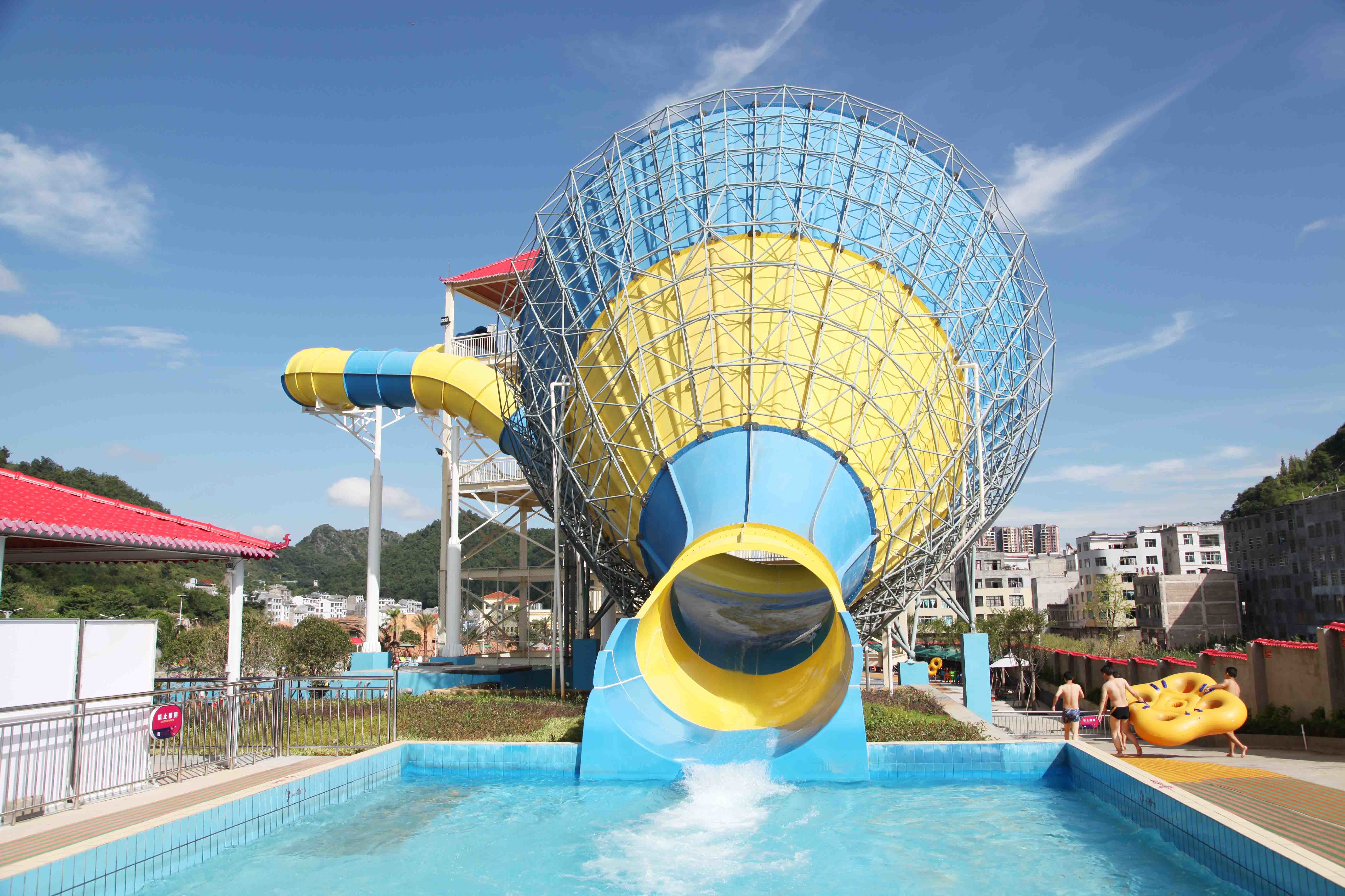 Customized Fiberglass Classical Tantrum Valley Water Park Rides 1 Year Waranty
