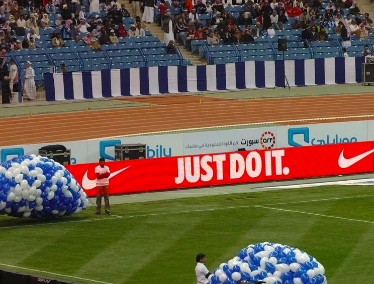 Outdoor P4 Football Stadium Led Screen Display Front Open Advertising