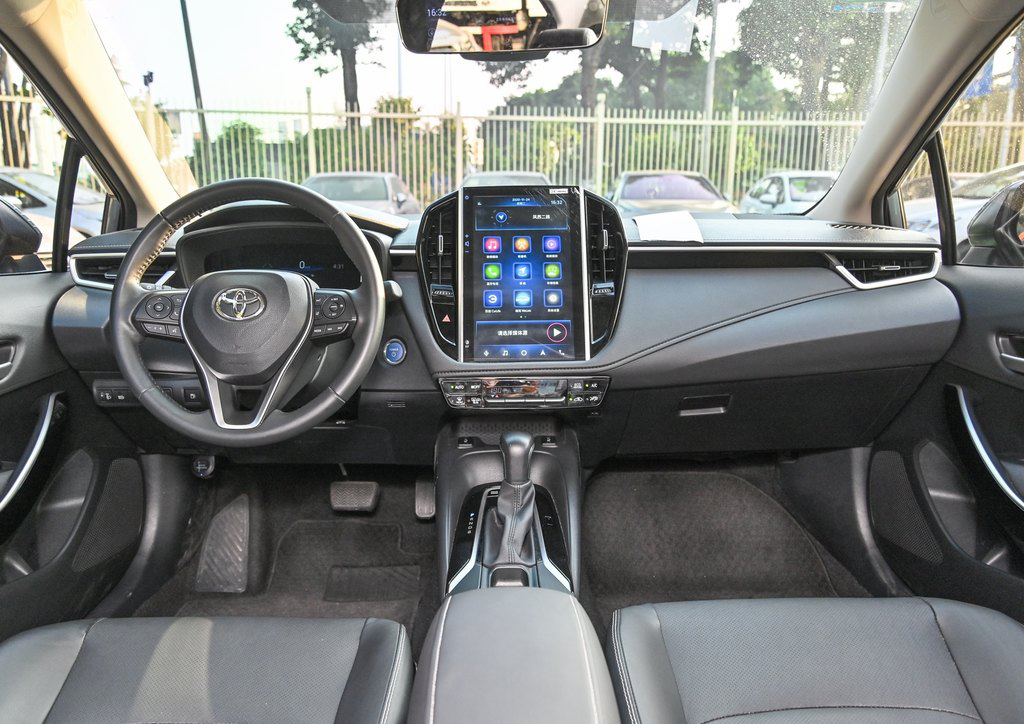 2021 Cheapest Car In China Corolla 2021 dual-engine 1.8L E-CVT flagship