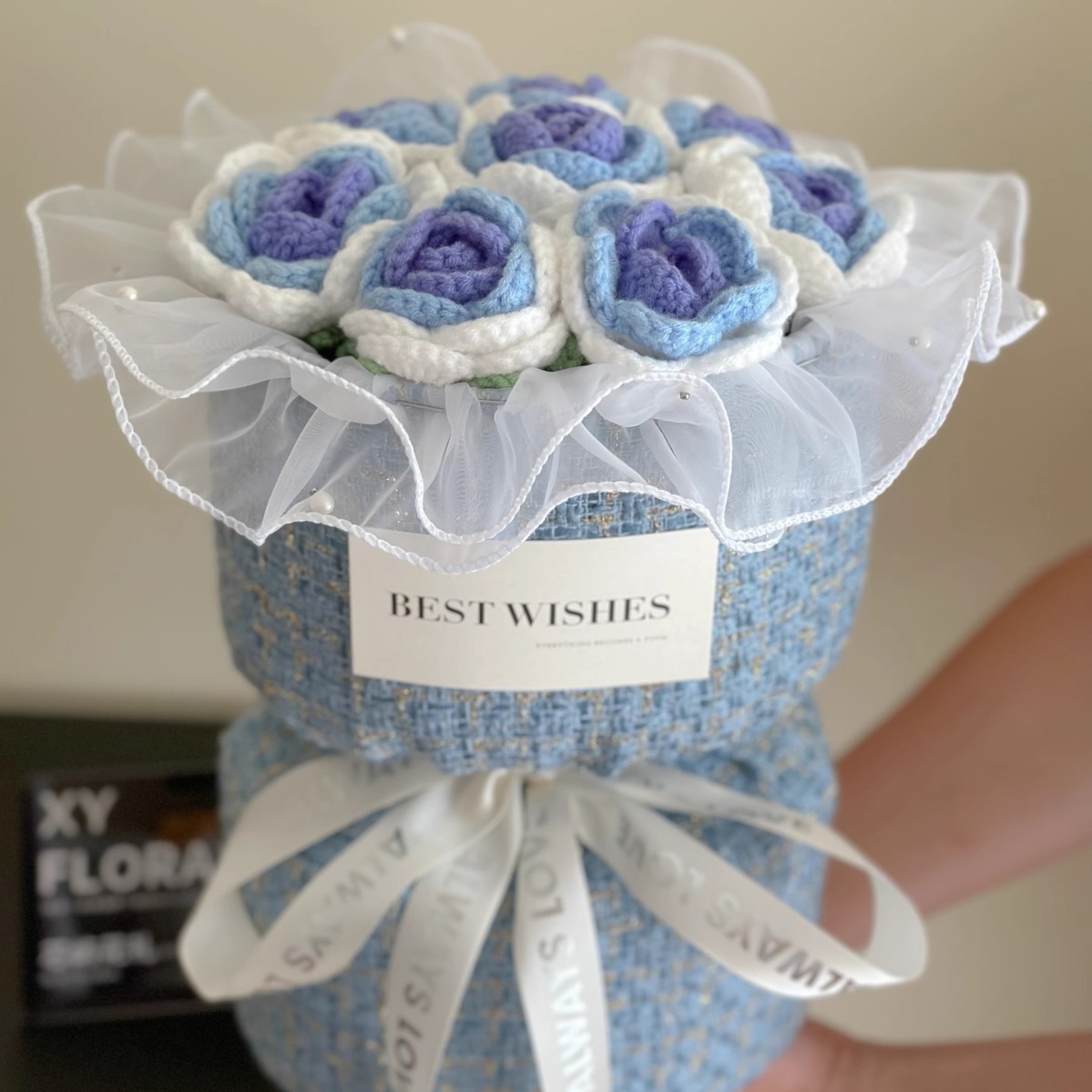 Festival Flower Bouquets Knitted Woolen Flowers Eternal Flowers Knitted Roses Creative Birthday Gifts Flower Bouquets for Girlfriend and Best Friends