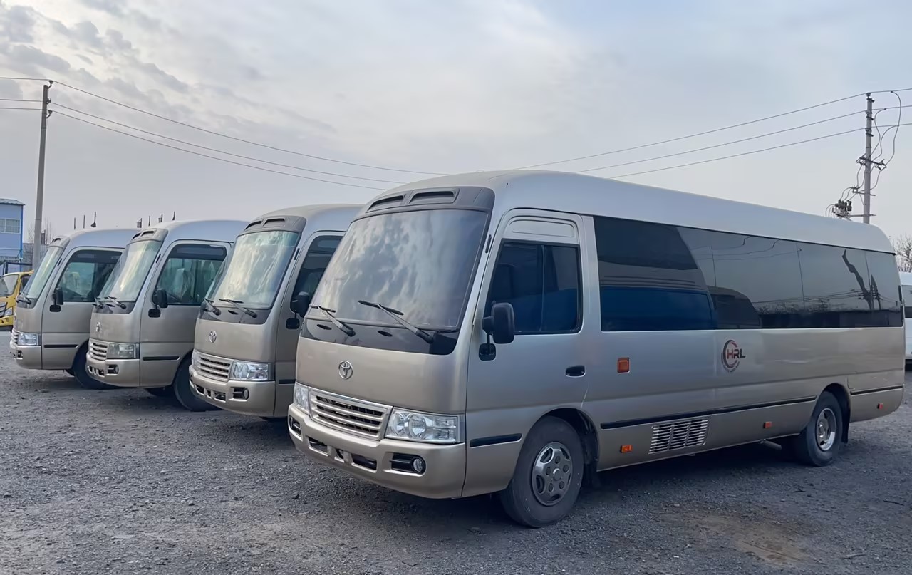 Diesel Engine Coaster Bus 23-30 Seats Good Condition 6-8L Capacity for Within Budget