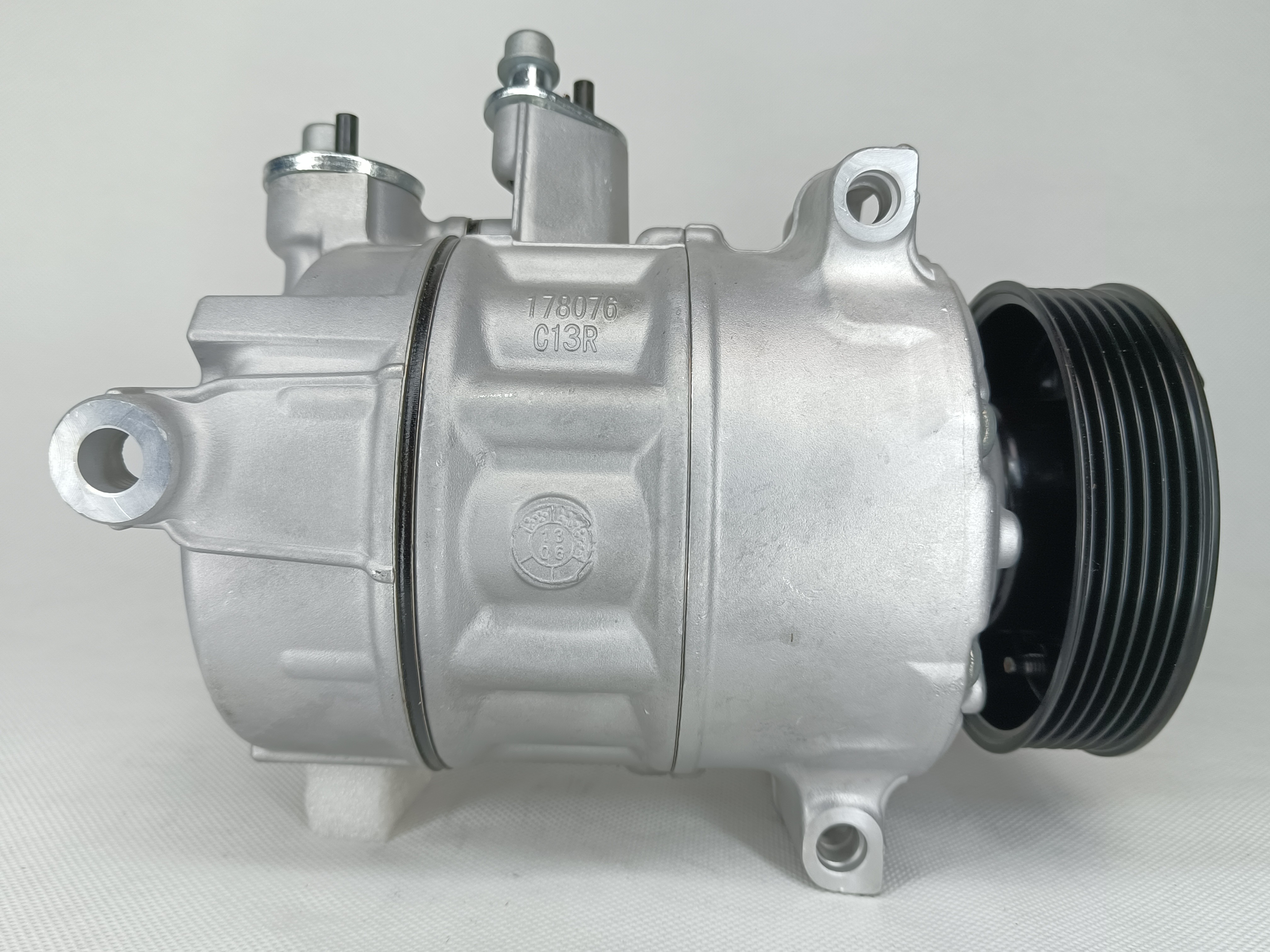 Auto AC conditioning compressor Volkswagen for Tiguan/Sagitar/CC 1KD820803K