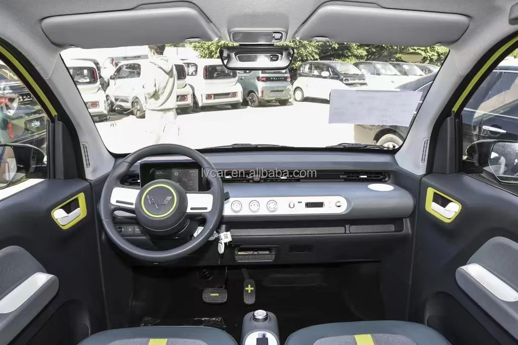 120-170Km Cruising Range Wuling Mini Electric Car with 3-Door 4-Seat Body Structure