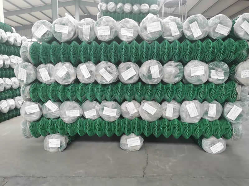 Unique Design Hot Sale Plastic Coated Hot Dipped Galvanized Heavy Duty Industry Cyclone Wire Nature Chain Link Fence