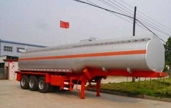 Steel Material 60 CBM Oil Tank Trailer 3 Axles Tanker Semi Trailer For Oil Fuel
