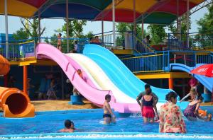 Wholesale Children'S Combined Fiberglass Outdoor Water Slides 1.9M For Water Park from china suppliers