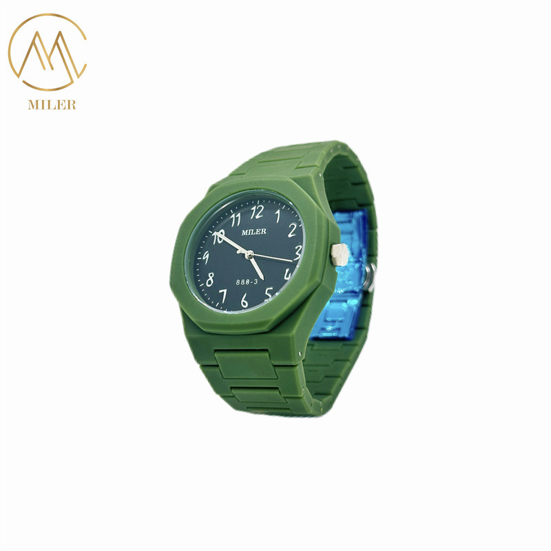 30 Meters Water Resistance and Quartz Movement Quartz Watch