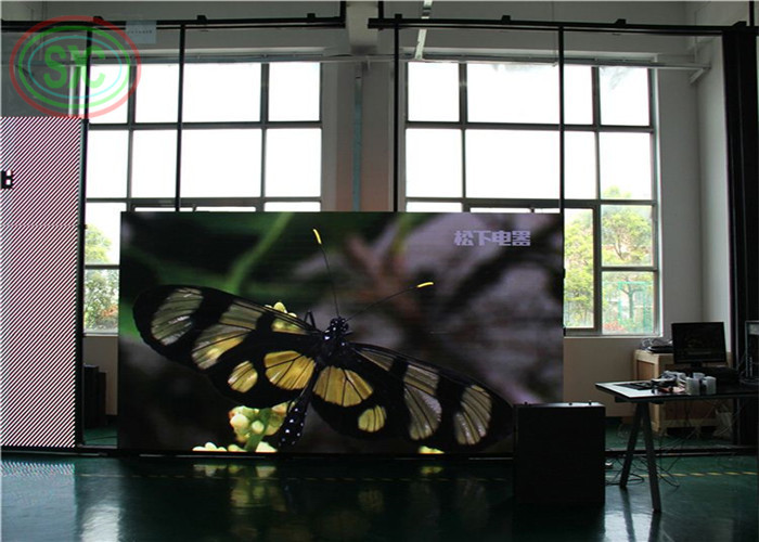 Indoor Full Color LED Display P4 HD Curved Video Wall 62500/m2 RGB 3 in 1 24 Months Customized Design and Competitive