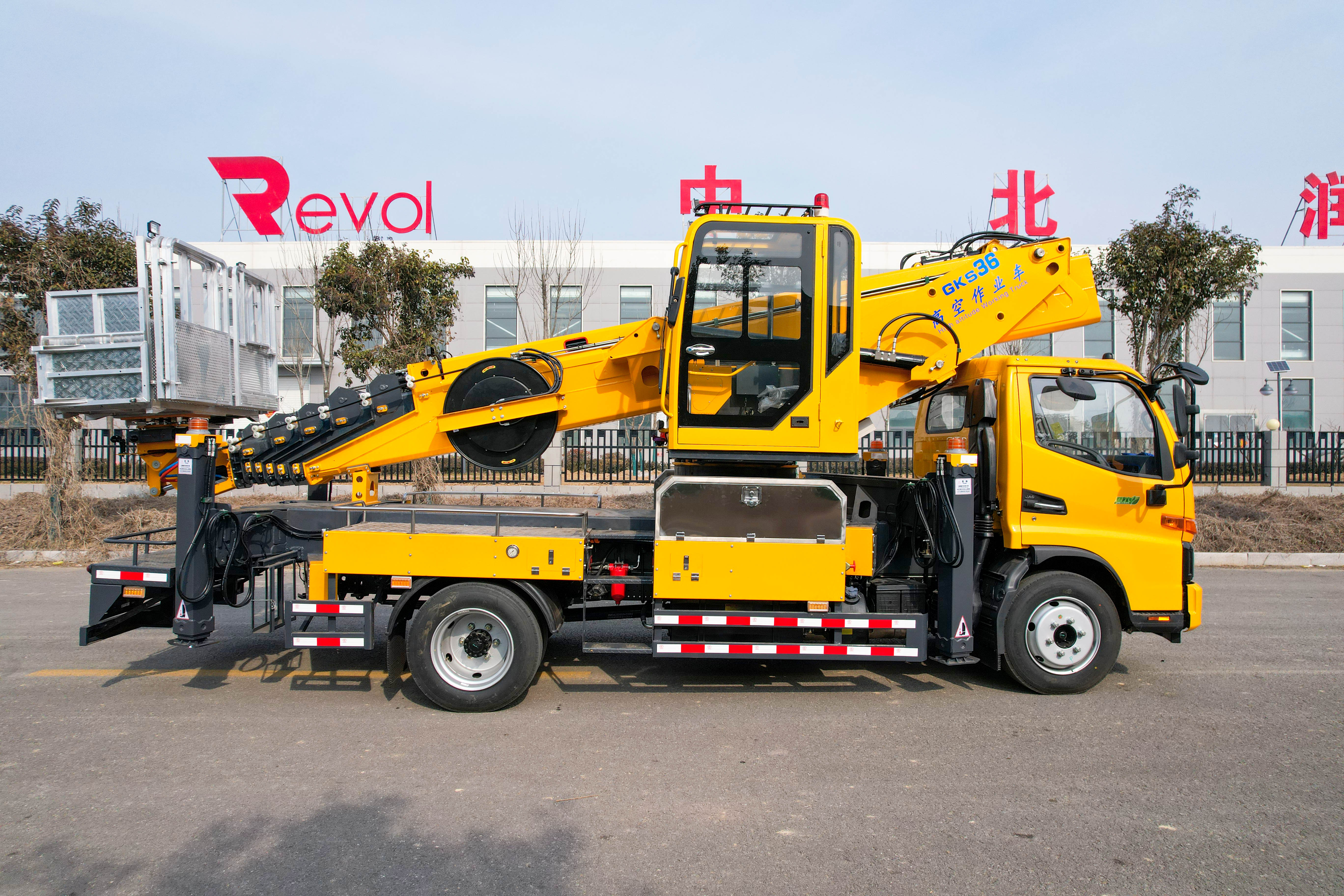 36m Hydraulic Aerial Manlift Work Platform Truck on Sale
