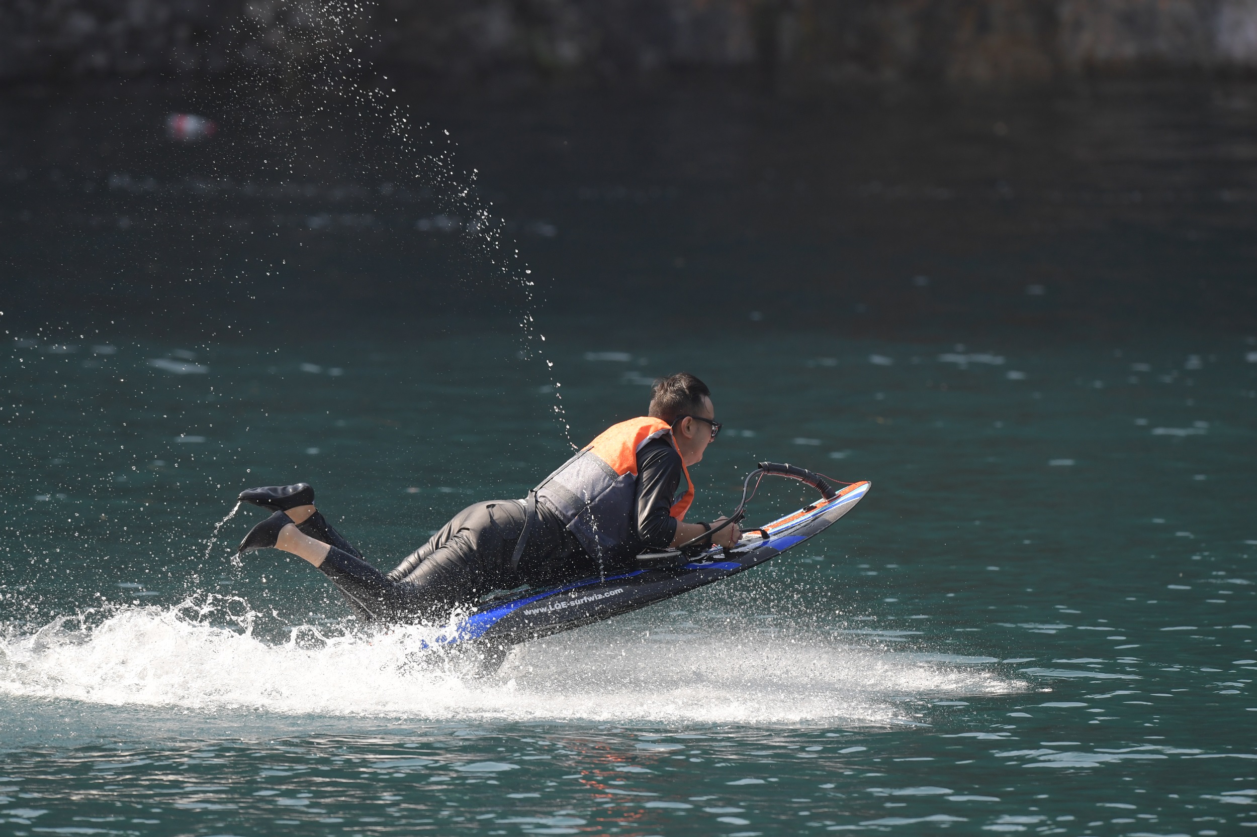 110cc Motorized Jet Surfboard with Gas Powered Engine Black/Red/Green/OEM 1800*600*150 mm