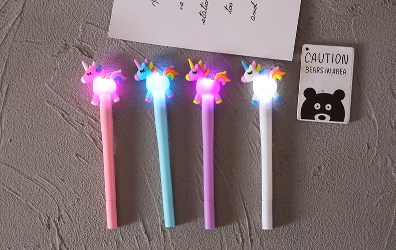 4pcs Set Heat Sensitive Erasable Ink Plastic Gel Light Pen for Trending Cartoon Bear
