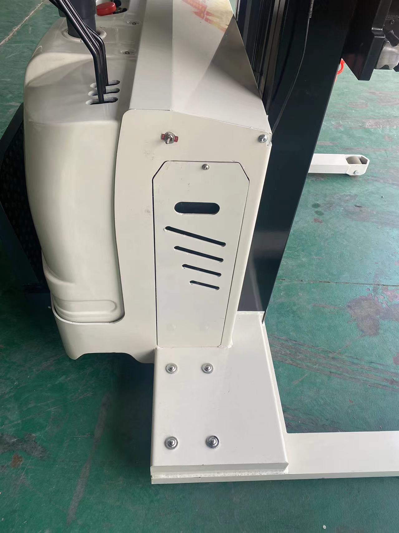 Automatic Electric Battery Powered Roll Paper Plastic Film Roll Lifter Easy To Operate Paper Roll Forklifts