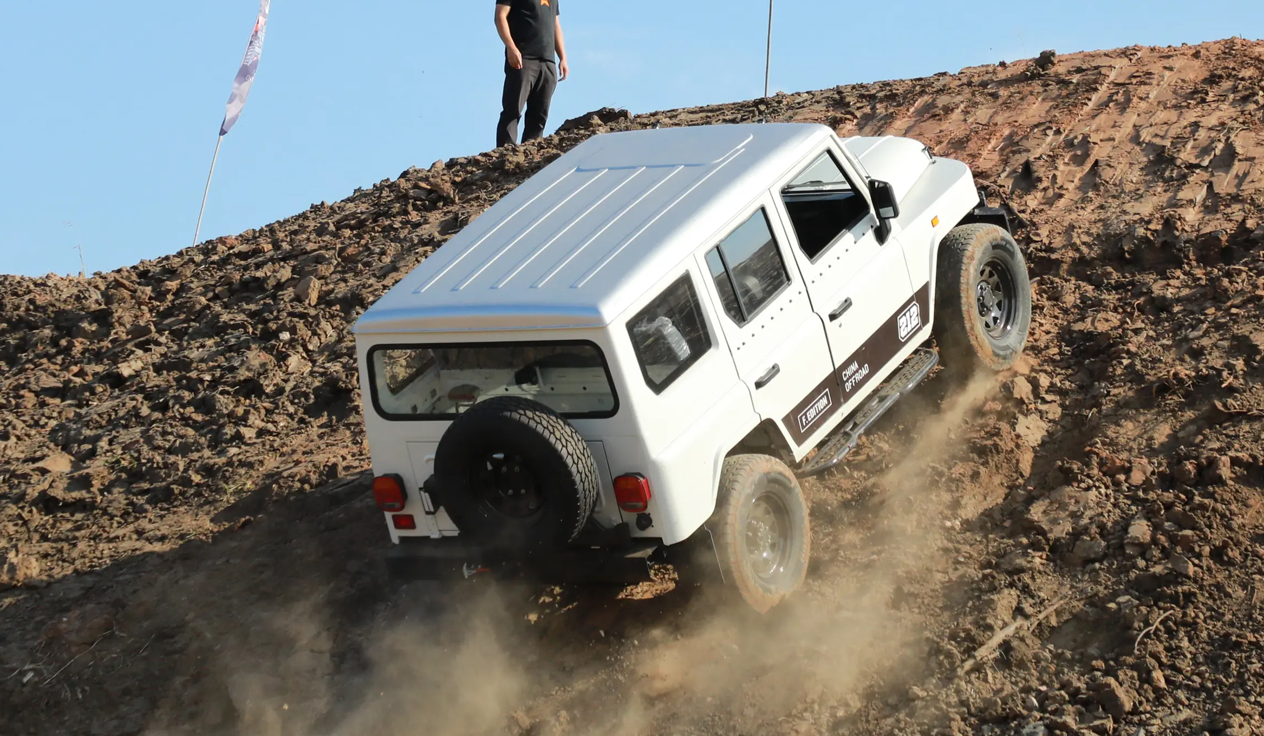 BAIC BJ 212 Small Size SUV 2.4T Maximum 211 Horsepower L 4 Gas Car With 6 Gearbox Max Speed 150KM/H Petrol Car 4WD Manual Car