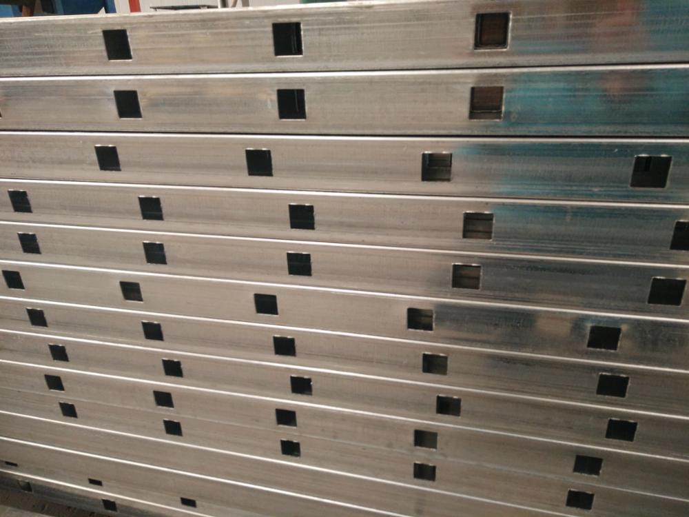 3-rails flat top tubular steel fence