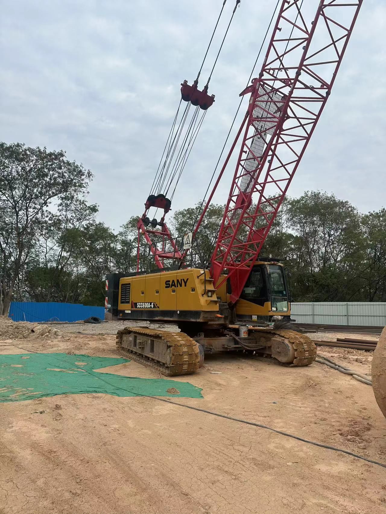 Extremely Efficient SCC600A-6 60 Ton Mobile Hydraulic Crawler Crane Heavy Lifting Equipment