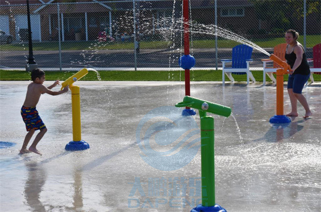 Children 8 PSI Water Park Gun Toys 304 Stainless Steel Customized For Spray Park