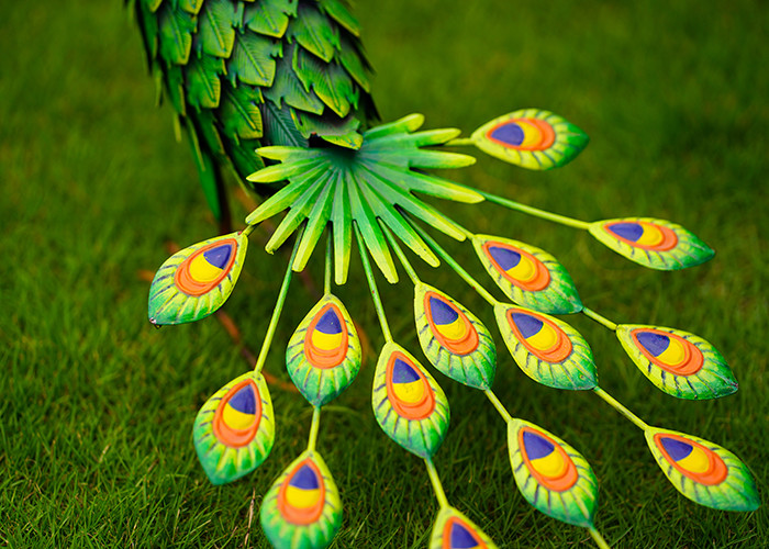 Green Metal Peacock Lawn Ornament Modern Animal Garden Decoration