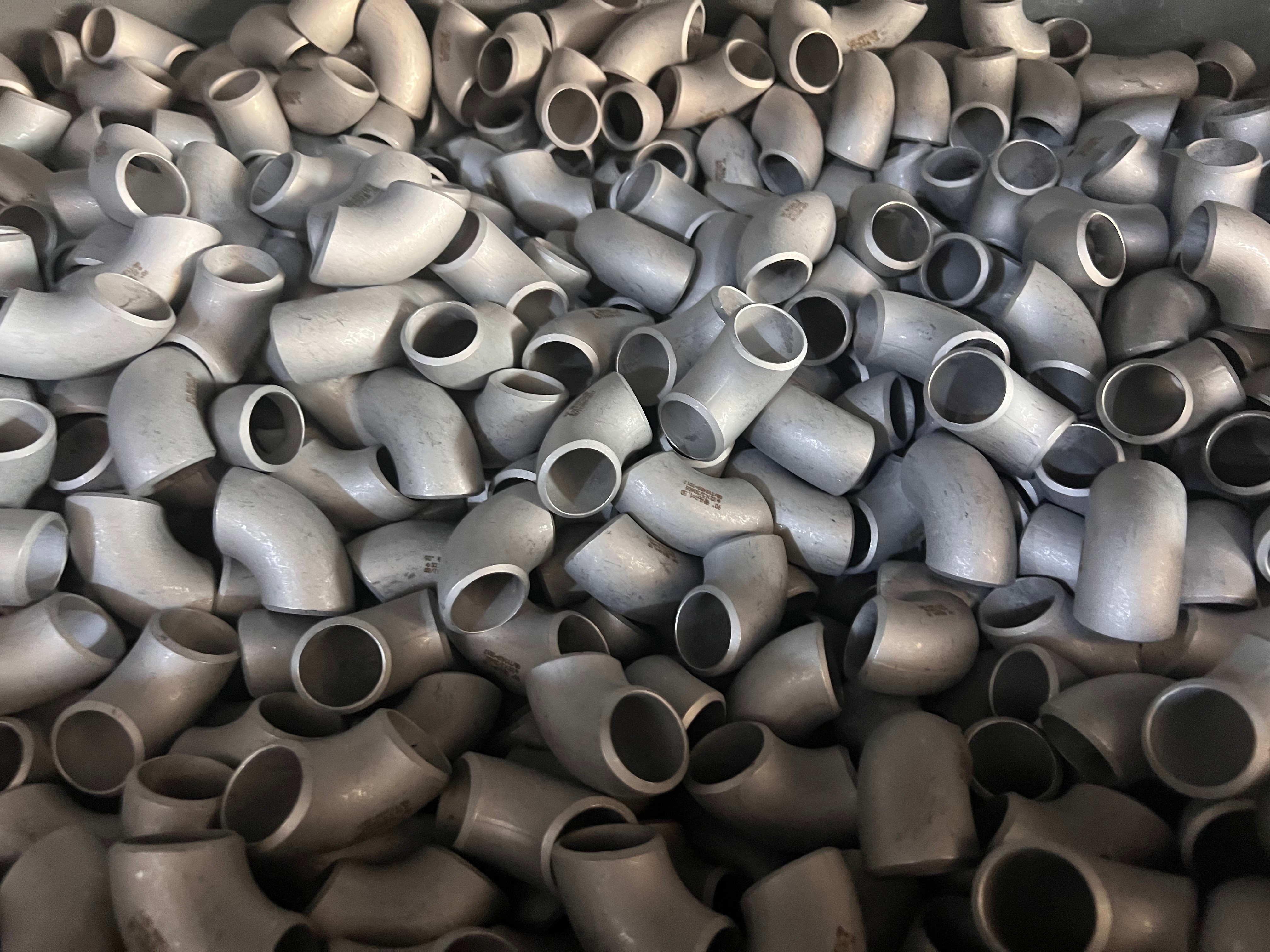 DN6-DN800 SCH20s-SCH180s Stainless Steel Elbow BW Butt Welding Pipe Fitttings 90 Degree LR Elbow