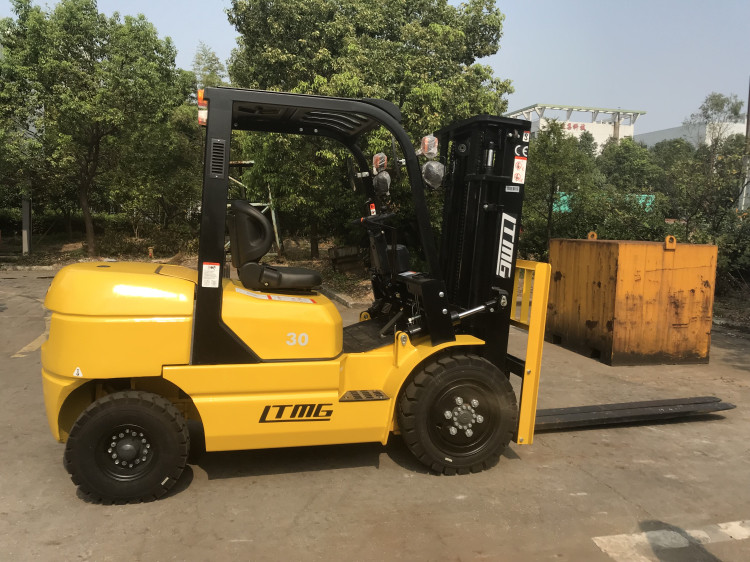 3 Ton Diesel Japanese engine Forklift Truck With 4500mm Triplex Mast Forklift And Free Parts