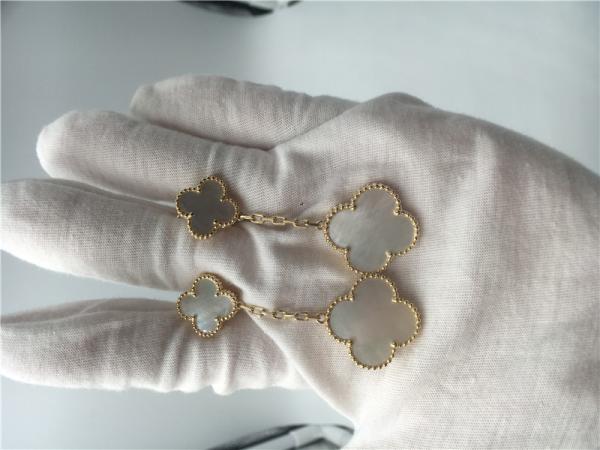 Van Cleef Earrings With 2 Motifs , 18k Yellow Gold Van Cleef Mother Of Pearl