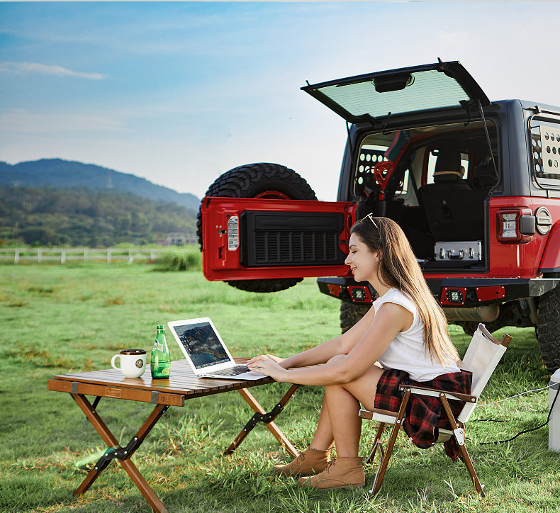 Outdoor Charging EV Electric Car Discharger with Type 2/Level 2 Gun Head and British Socket Conductive Pin Copper Alloy