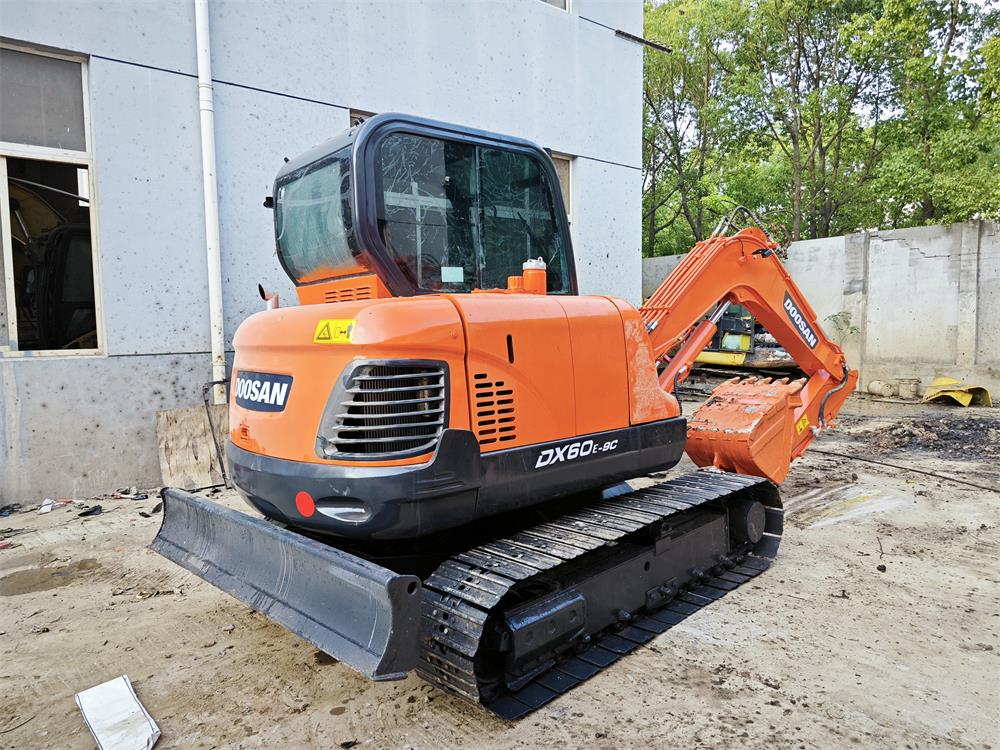 2001-4000 Working Hours Doosan DX225 Used Crawler Excavator with Other Hydraulic Valve