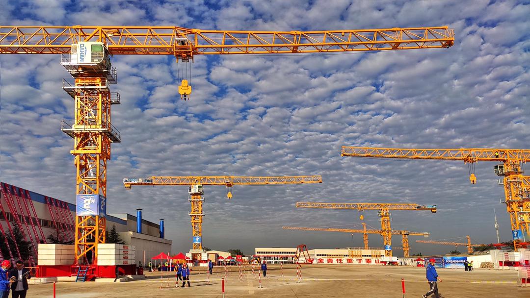 Tower Crane 40 Ton Capacity Zoomlion's Latest Telescopic Luffing jib Design For 2020