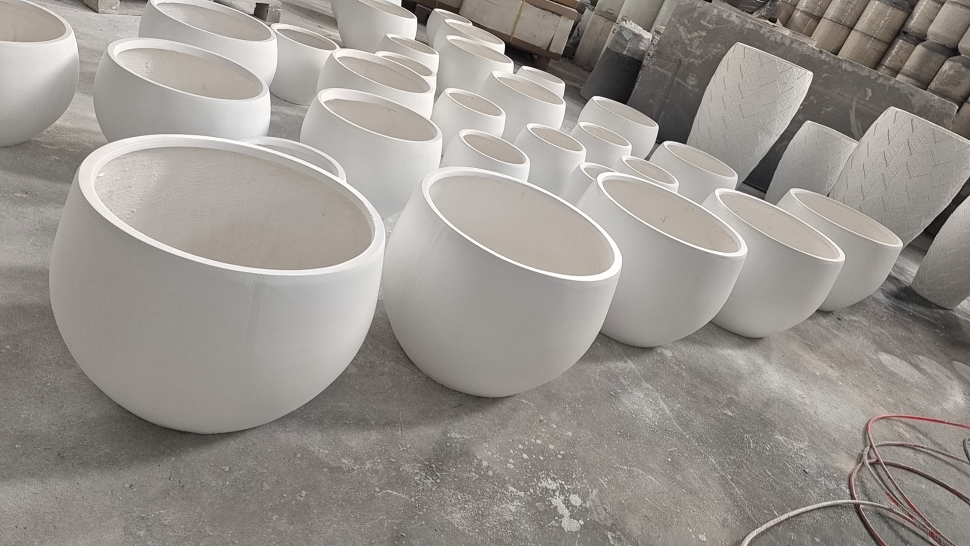 Modern Style Fiber Clay Planters Powder Coated Finishing