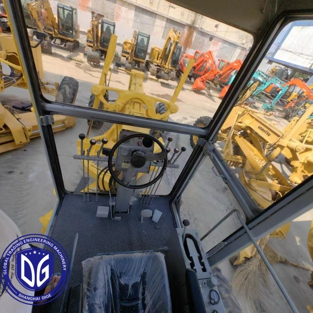 Komatsu GD511A With excellent power durability and high efficiency Japanese Komatsu GD511A Grader