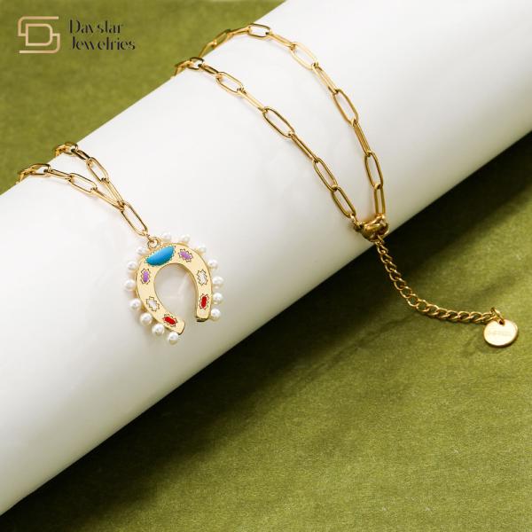 Pearl Enamel Horseshoe Pendant Stainless Steel Paperclip Chain Necklace For
