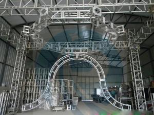 Wholesale Silver 50x3mm Tube 5M Diameter Aluminum Stage Lighting Truss System Can Be Choose For Different Kinds Of Events from china suppliers