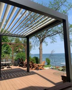 Wholesale Waterproof Rating IP67 Aluminum Louvered Pergola For Outdoor Living Space from china suppliers