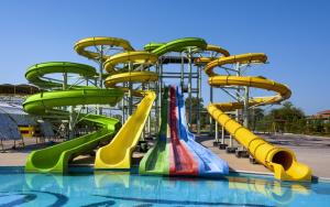 Wholesale Height 8m Water Park Slide Custom Amusement Rides Fiberglass Slide For Kids from china suppliers