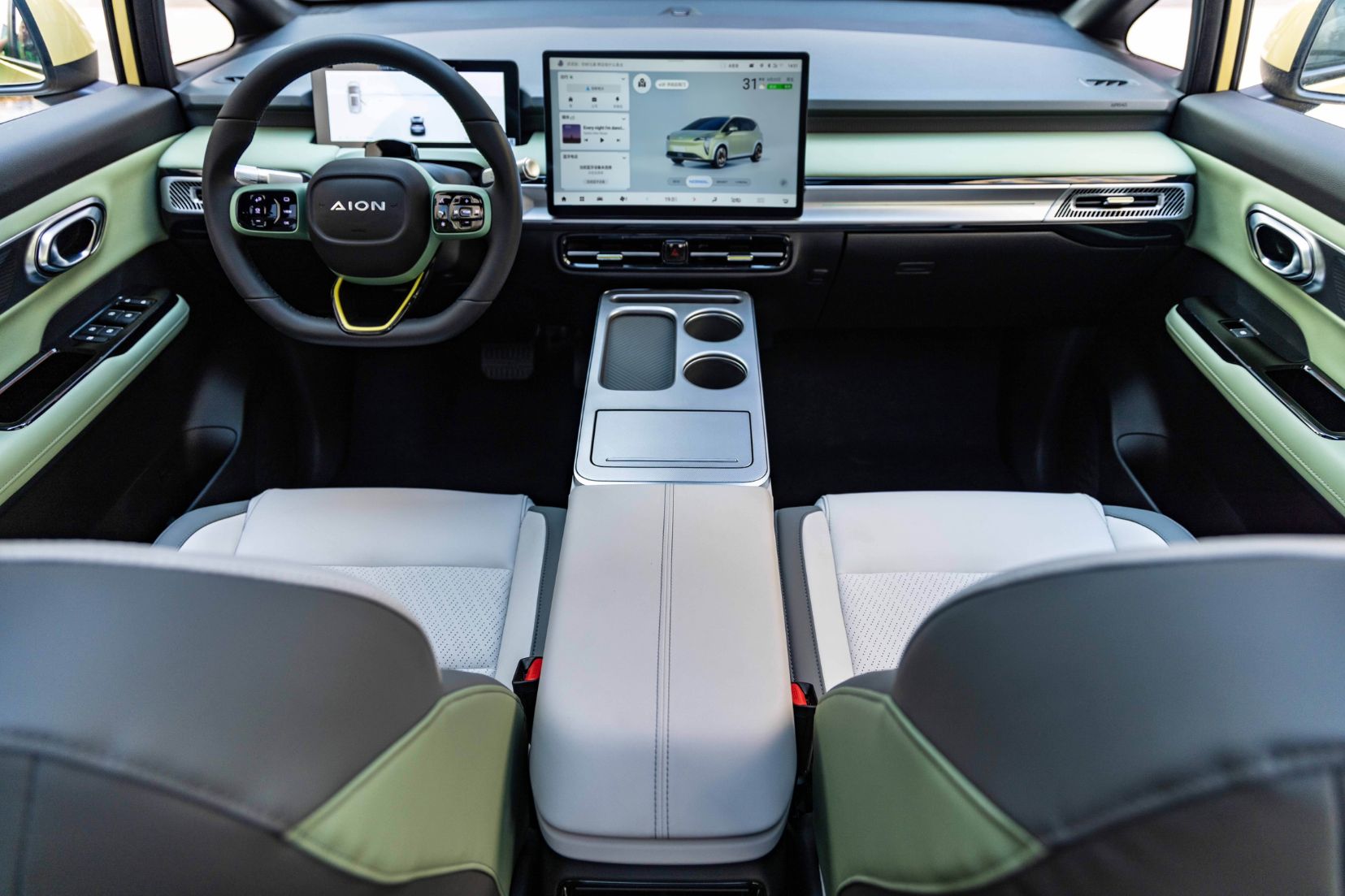 AION Y Plus High Speed ECO Friendly Electric Cars Long Mileage 510km / 610km